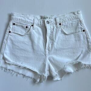 A&F the mom short mid rise jean short white size 27/4